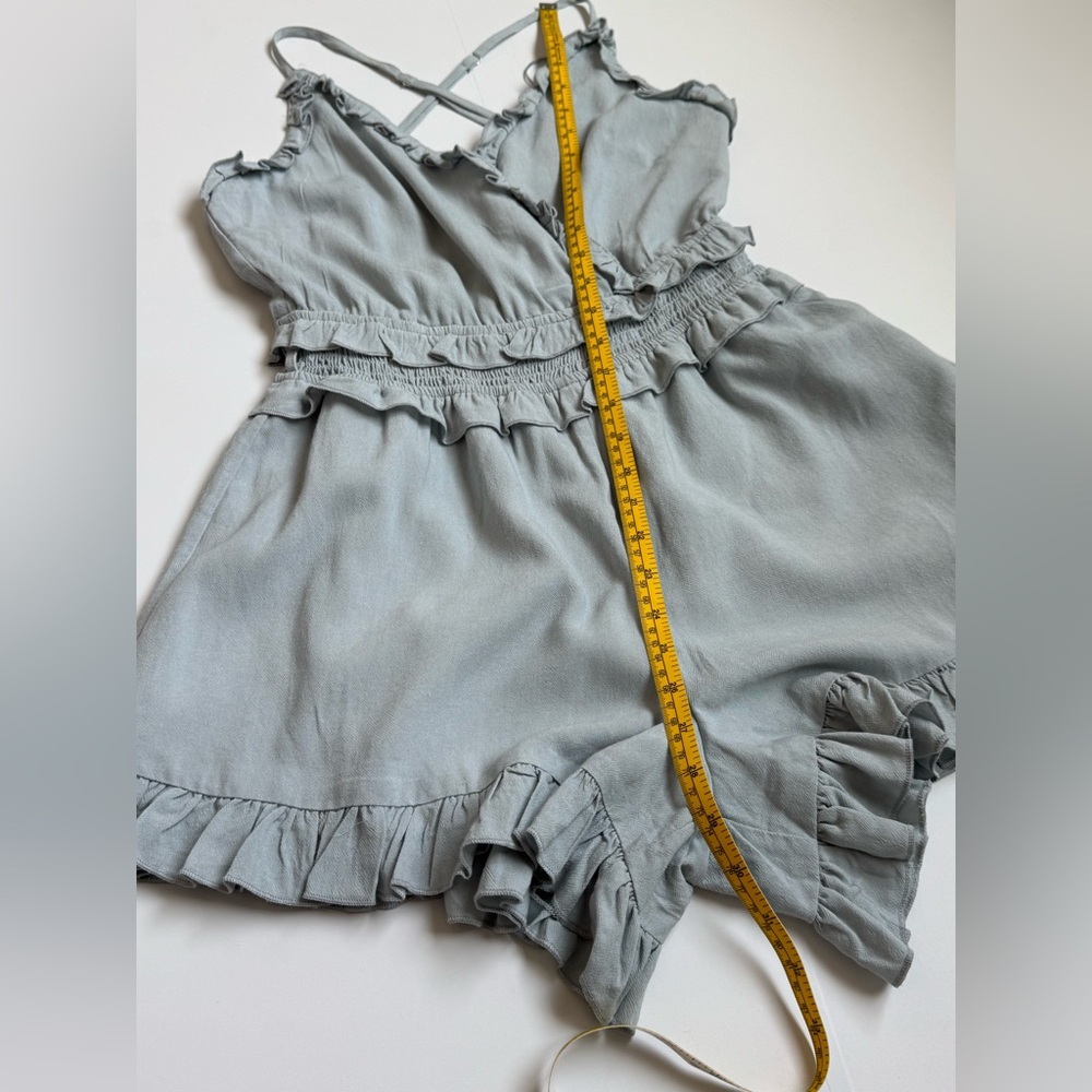 MABLE BELLA DUSTY BLUE RUFFLE SLEEVELESS ROMPER Sz M NWOT - Picture 3 of 11